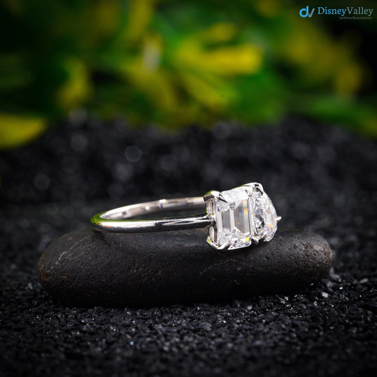 2.5 CT Toi et Moi Solid Gold Emerald and Pear Cut Moissanite Engagement Ring - DisneyValley