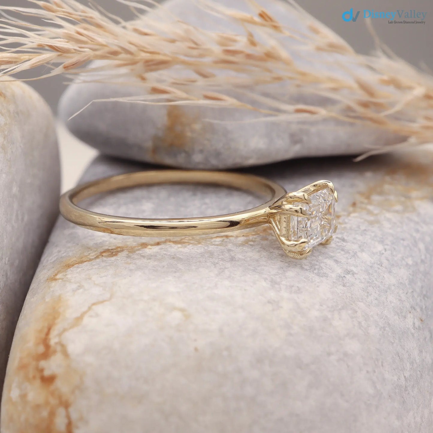 Horizontal Emerald-Cut lab grown Diamond engagement Ring - DisneyValley