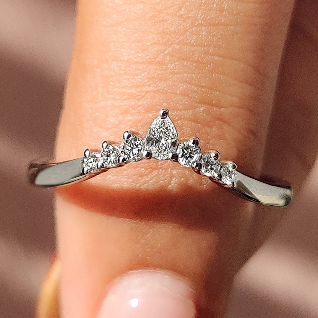 Pear and Round Cut 7 Stone Diamond Band Image principale du produit