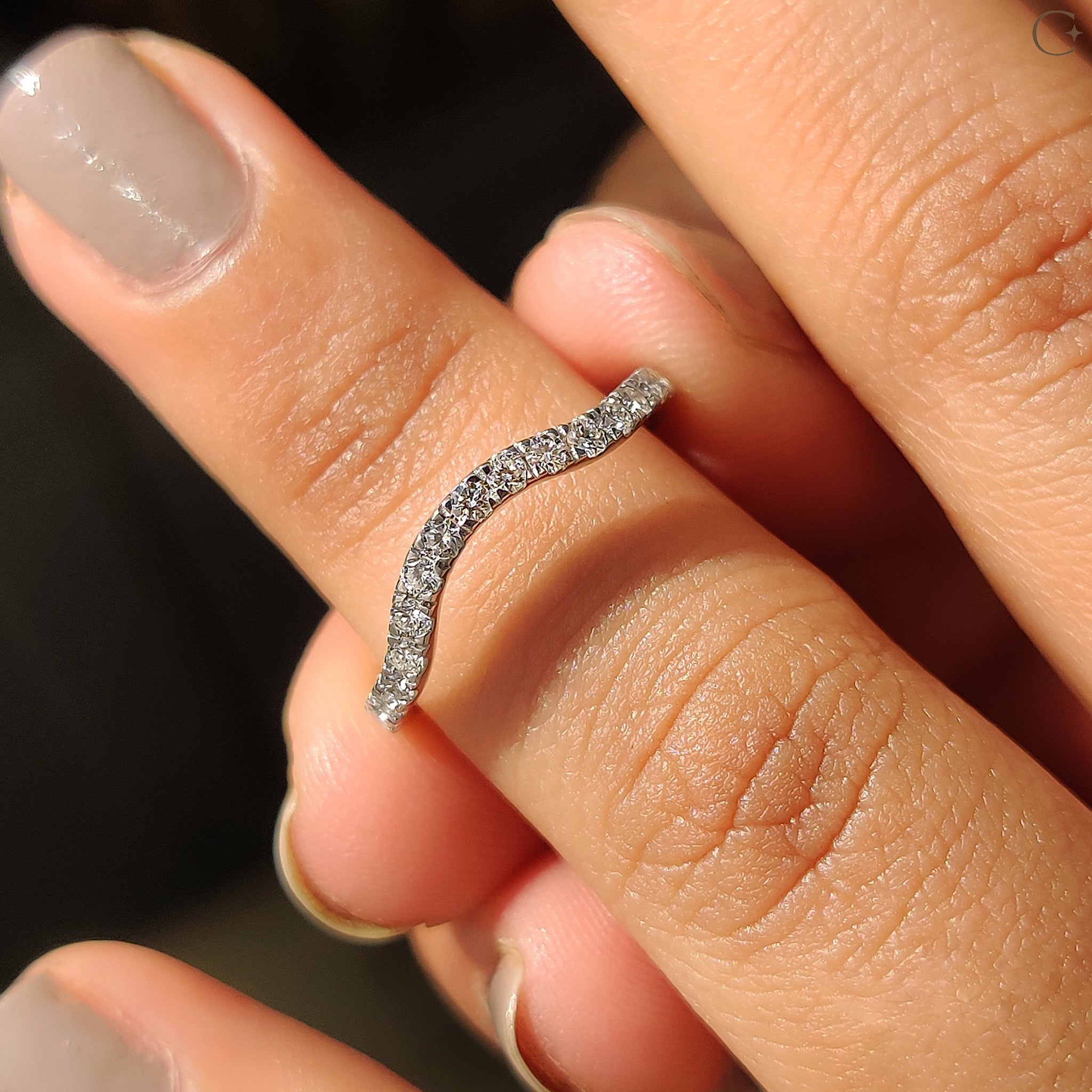 Curved Gold Wedding Band With Round Diamond