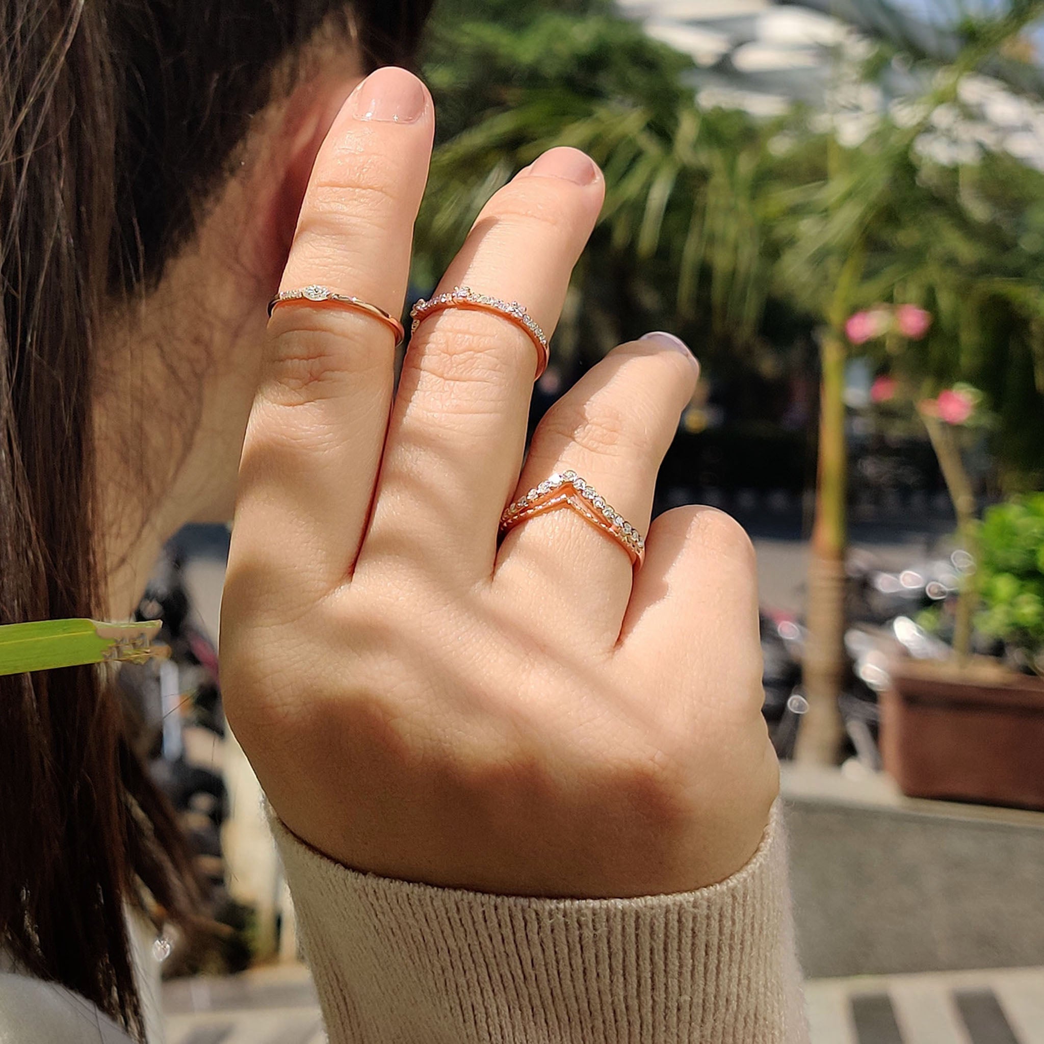 Curvy Wedding Band In Round Moissanite Stone