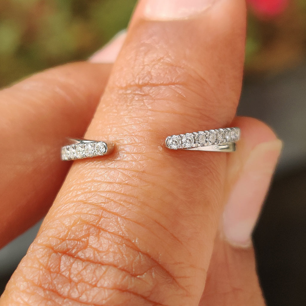 Round Cut Open Gap Wedding Band