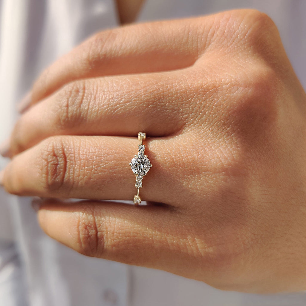 Round Diamond Engagement Ring - White Gold