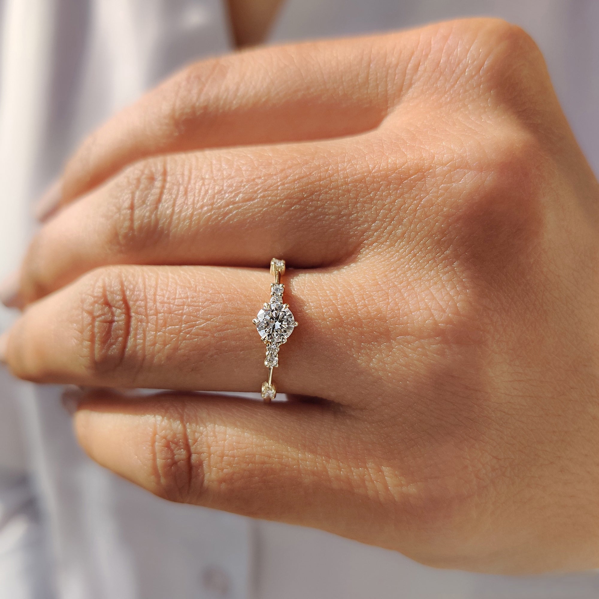 Round Diamond Engagement Ring - White Gold