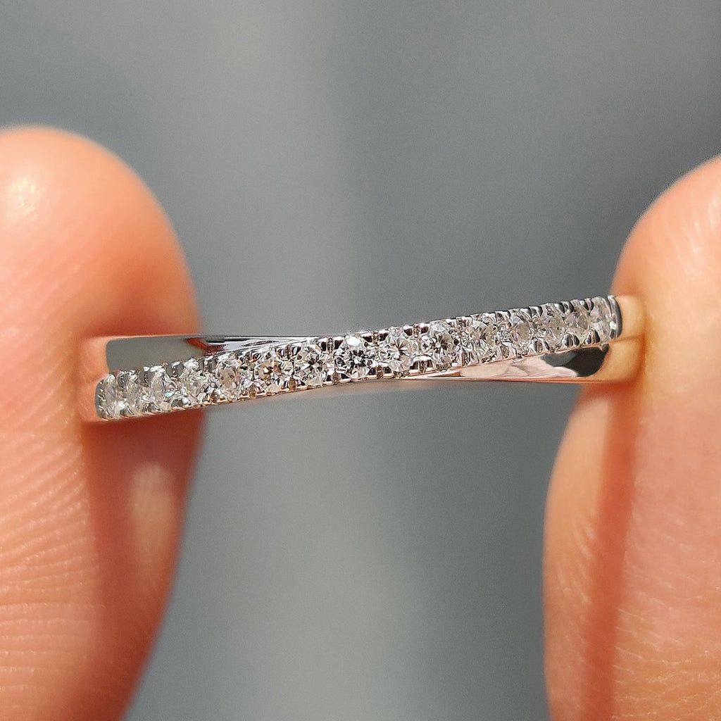Round Cut Crossover Wedding Band
