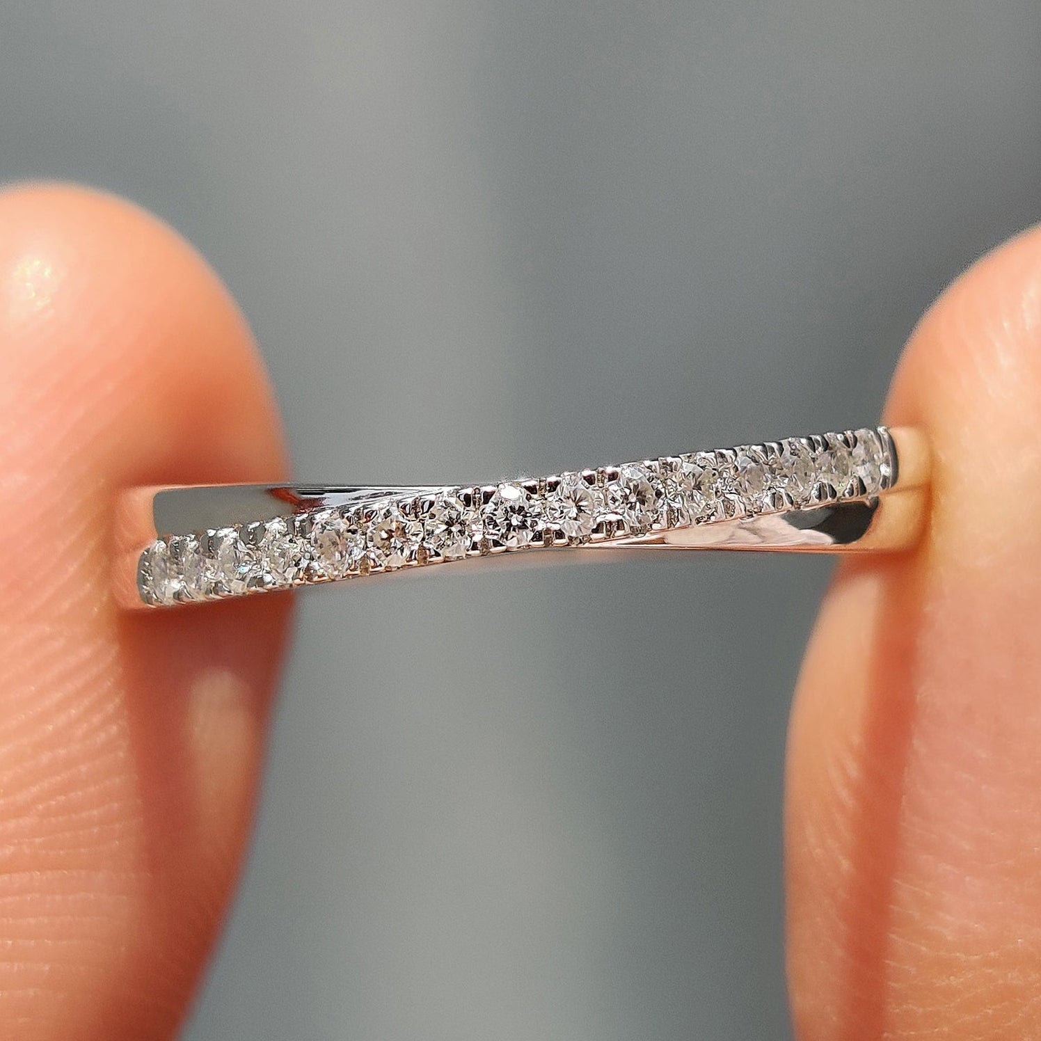 Round Cut Crossover Wedding Band