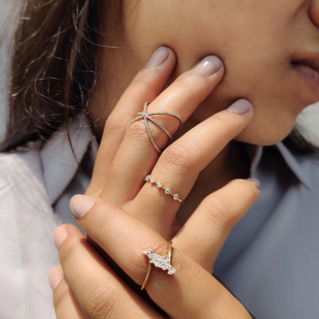 Criss Cross Wedding Band With Round Cut Moissanite