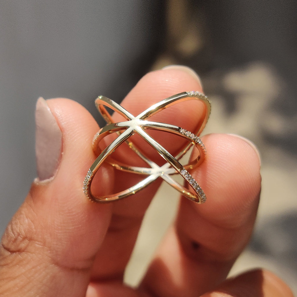Criss Cross Wedding Band With Round Cut Moissanite