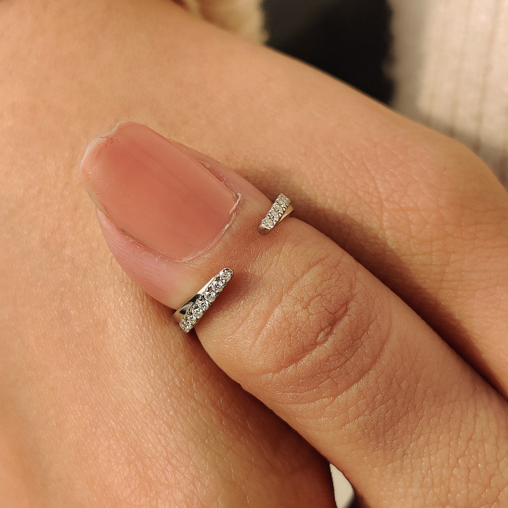 Round Cut Open Gap Wedding Band