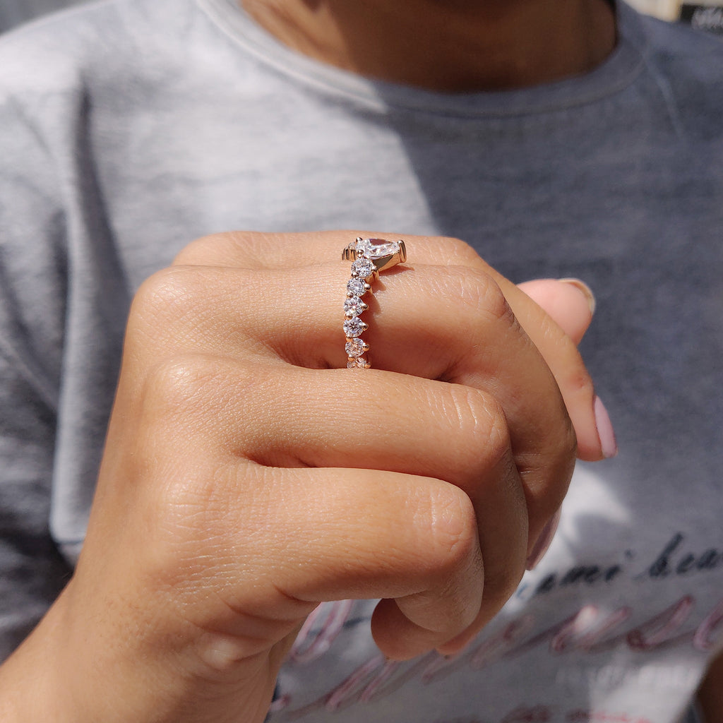 Pear Shaped Wedding Band In Tiara Style