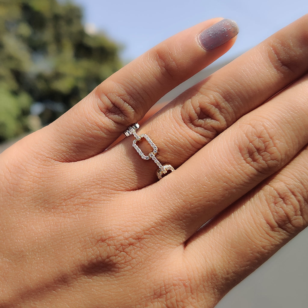 Round Cut Eternity Wedding Band In Round Cut Paper Clip Link Setting