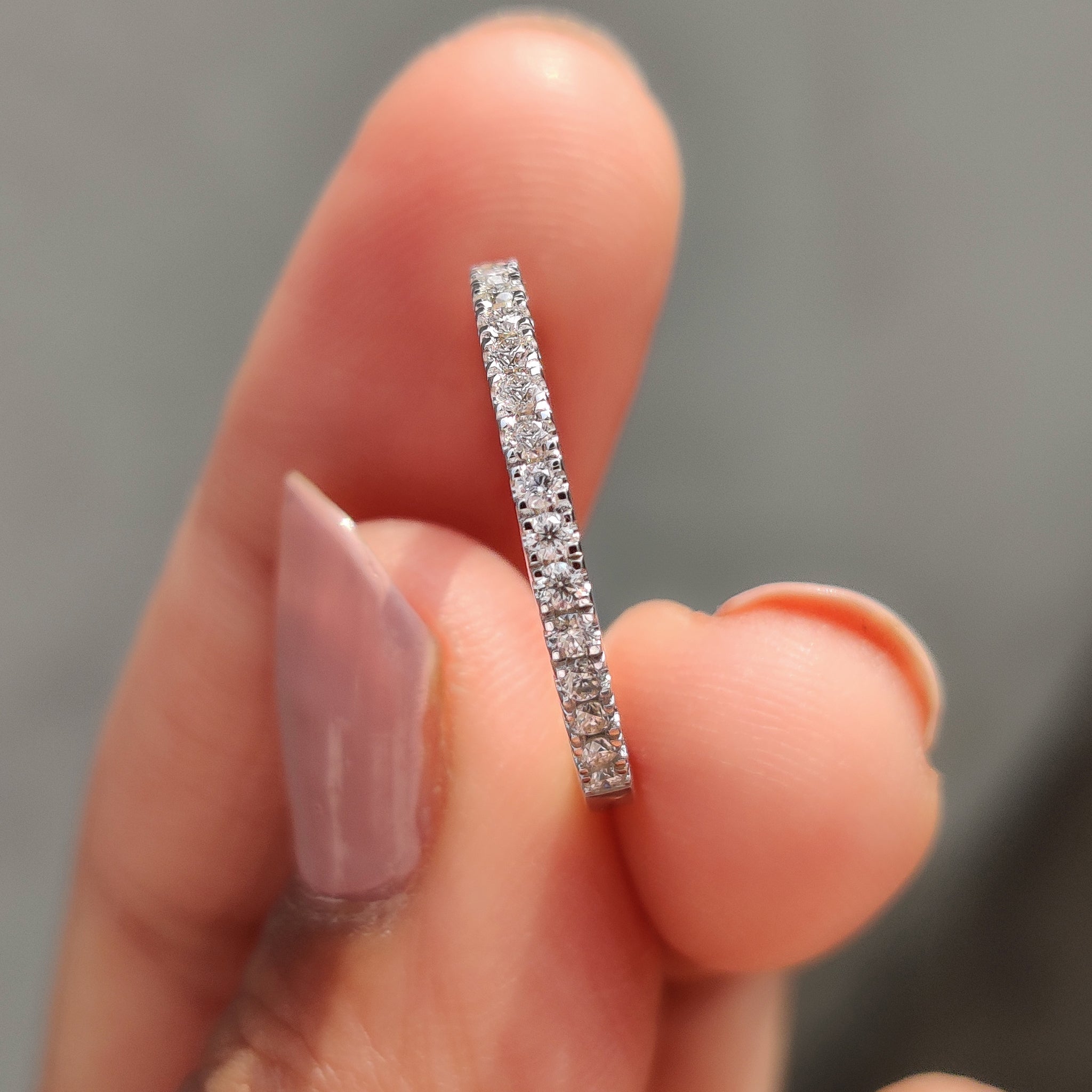 Round Cut Diamond Half Eternity Band Image principale du produit