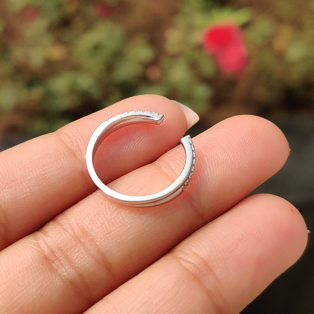 Round Cut Open Gap Wedding Band