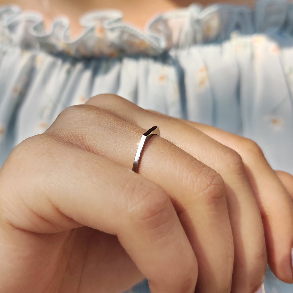 White Gold Simple comfort fit wedding band