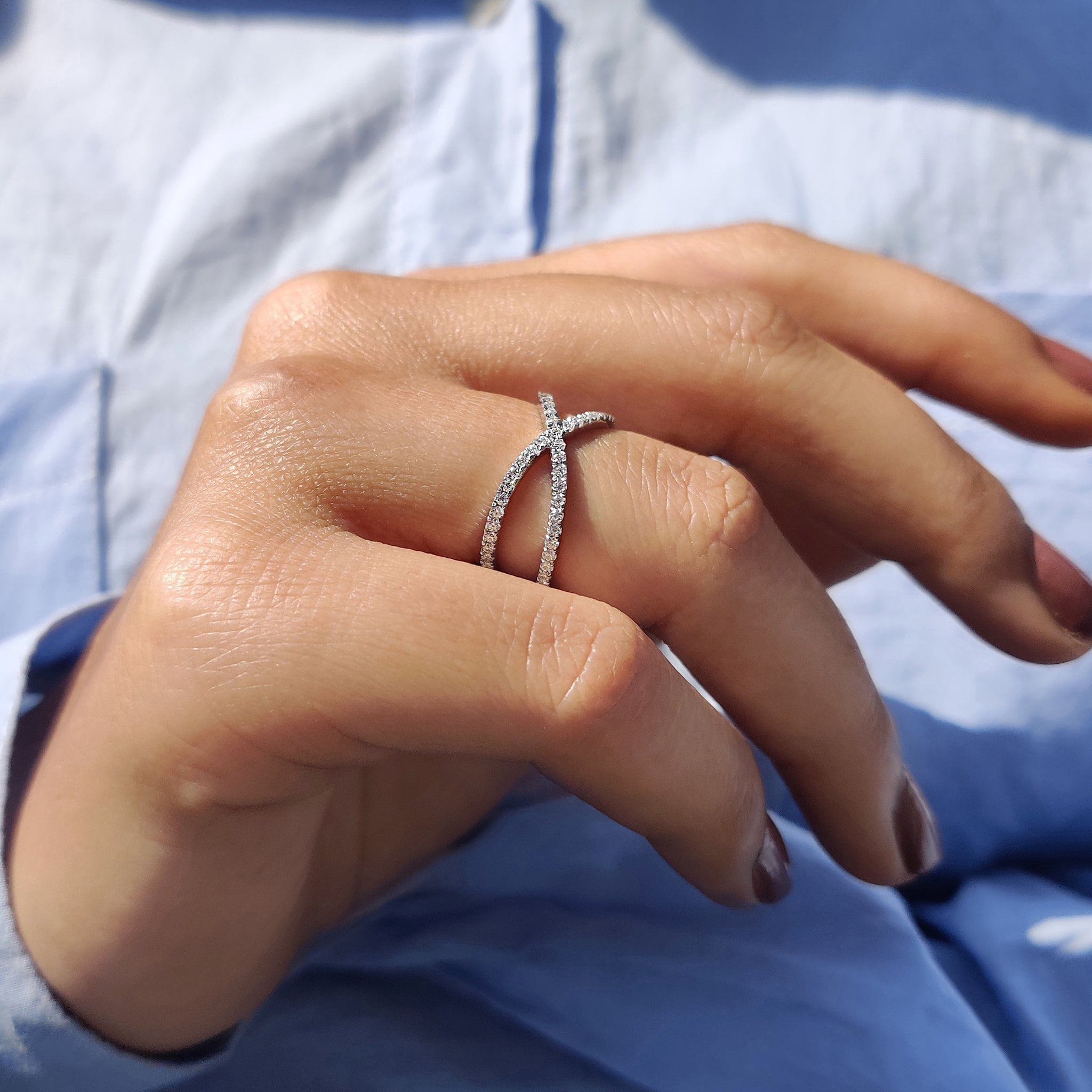Classic Criss Cross Eternity Band In Round Cut
