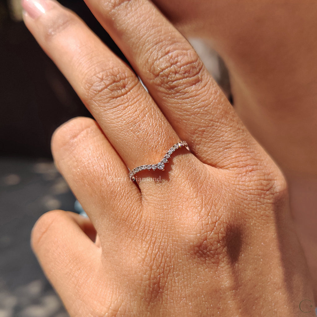 Round Cut Chevron Diamond Wedding Band