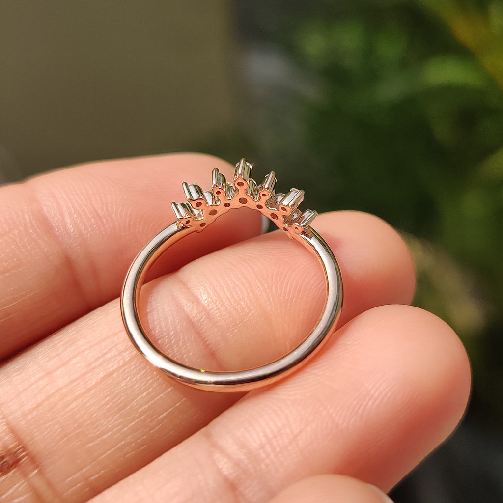 Round Diamond Wedding Band In Tiara Style