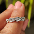 Twisted Diamond Band With Round Cut