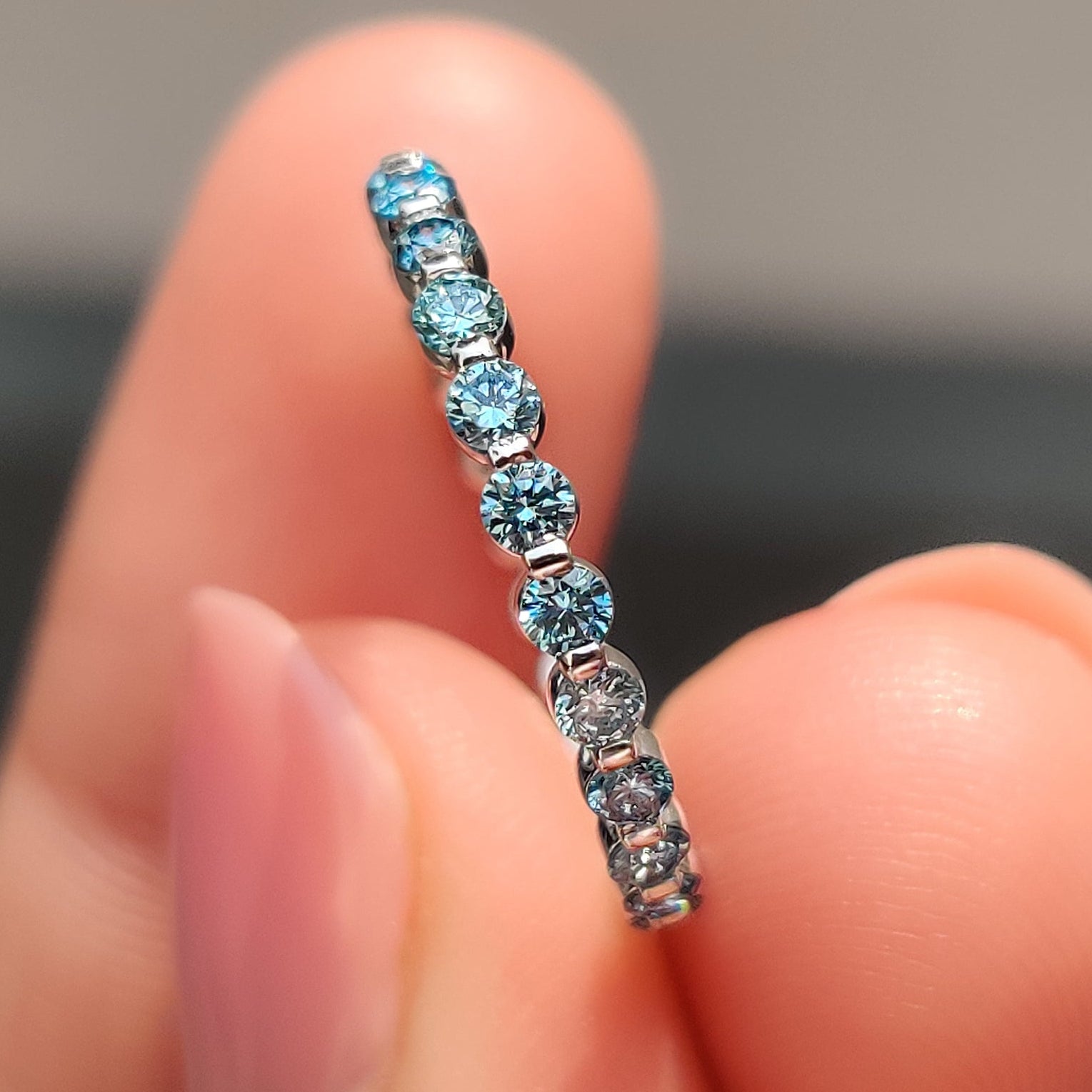 Blue Diamond Wedding Band In Shared Prong Style Imagen principal del producto