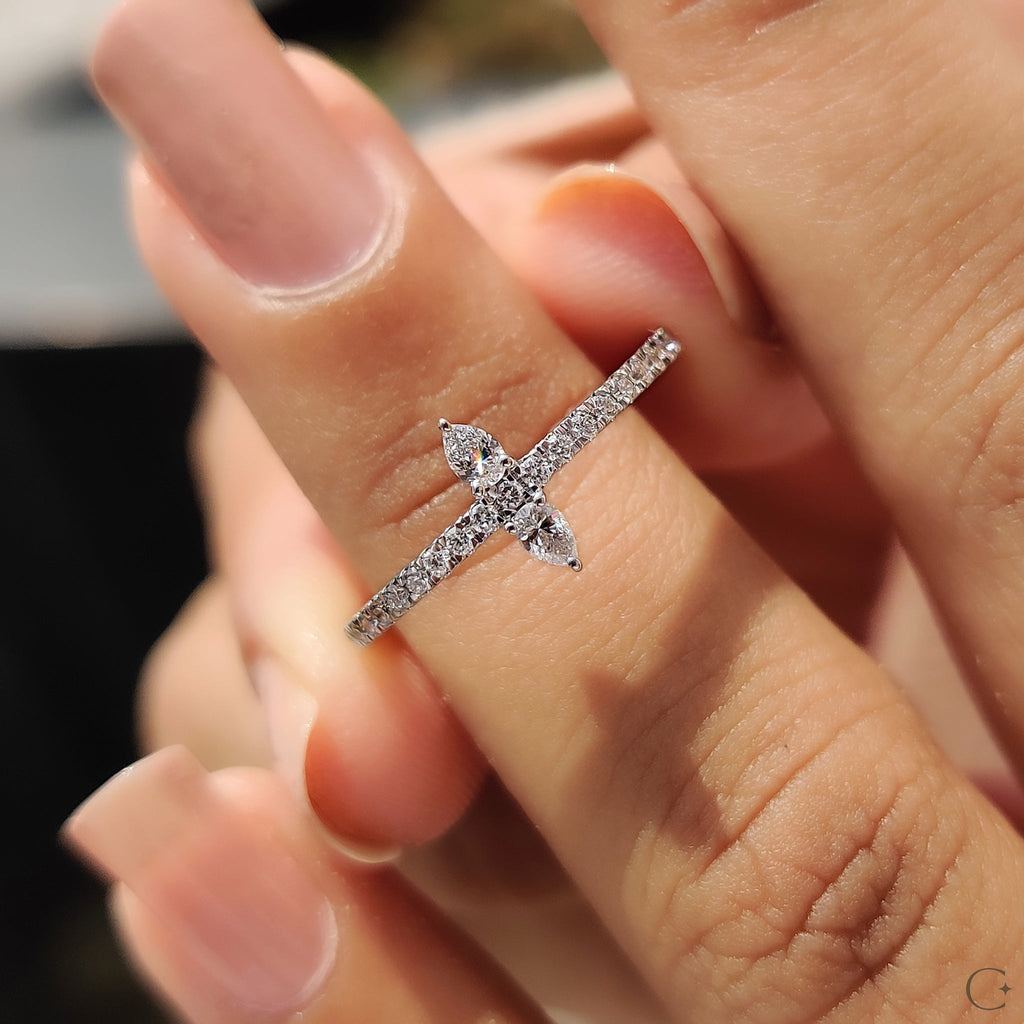 Minimalist Round Cut 2 Stone Diamond Ring