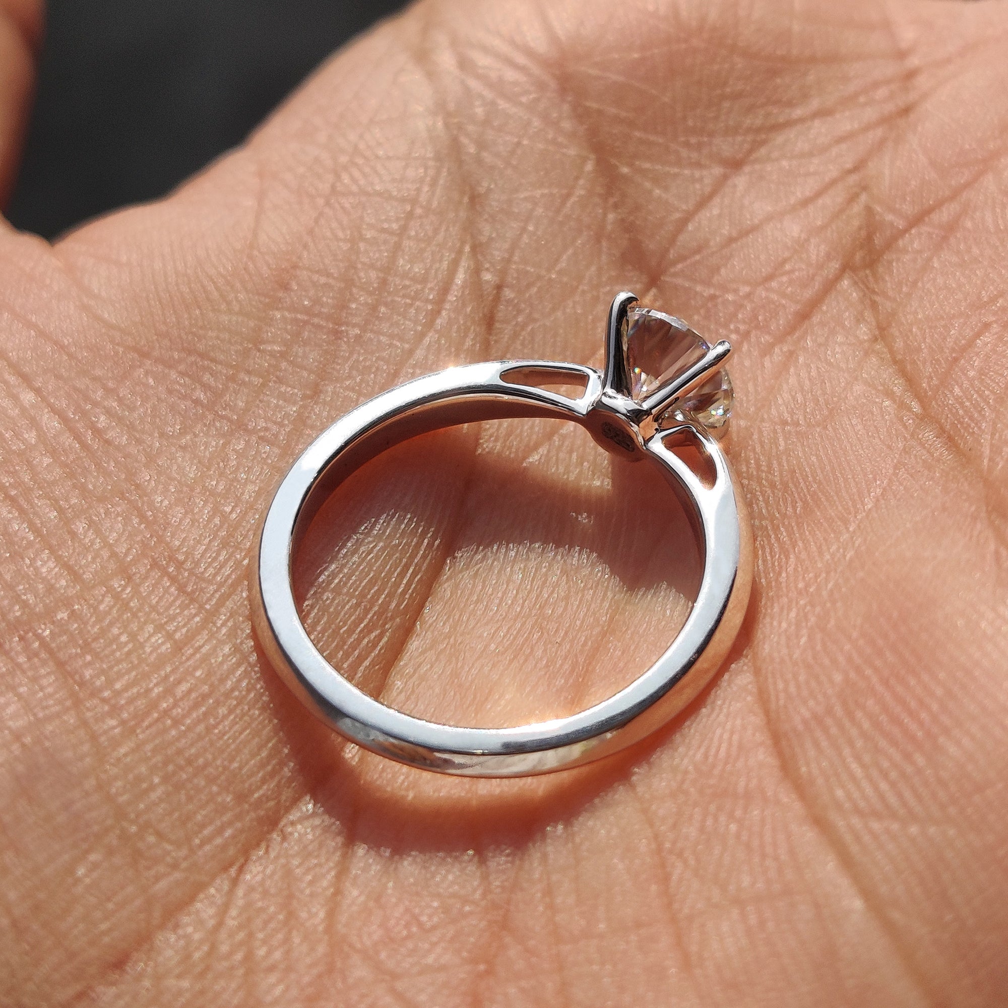 Solitaire Set Round Cut Diamond Engagement Ring