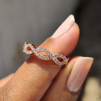 Round Cut Twisted Diamond Wedding Band