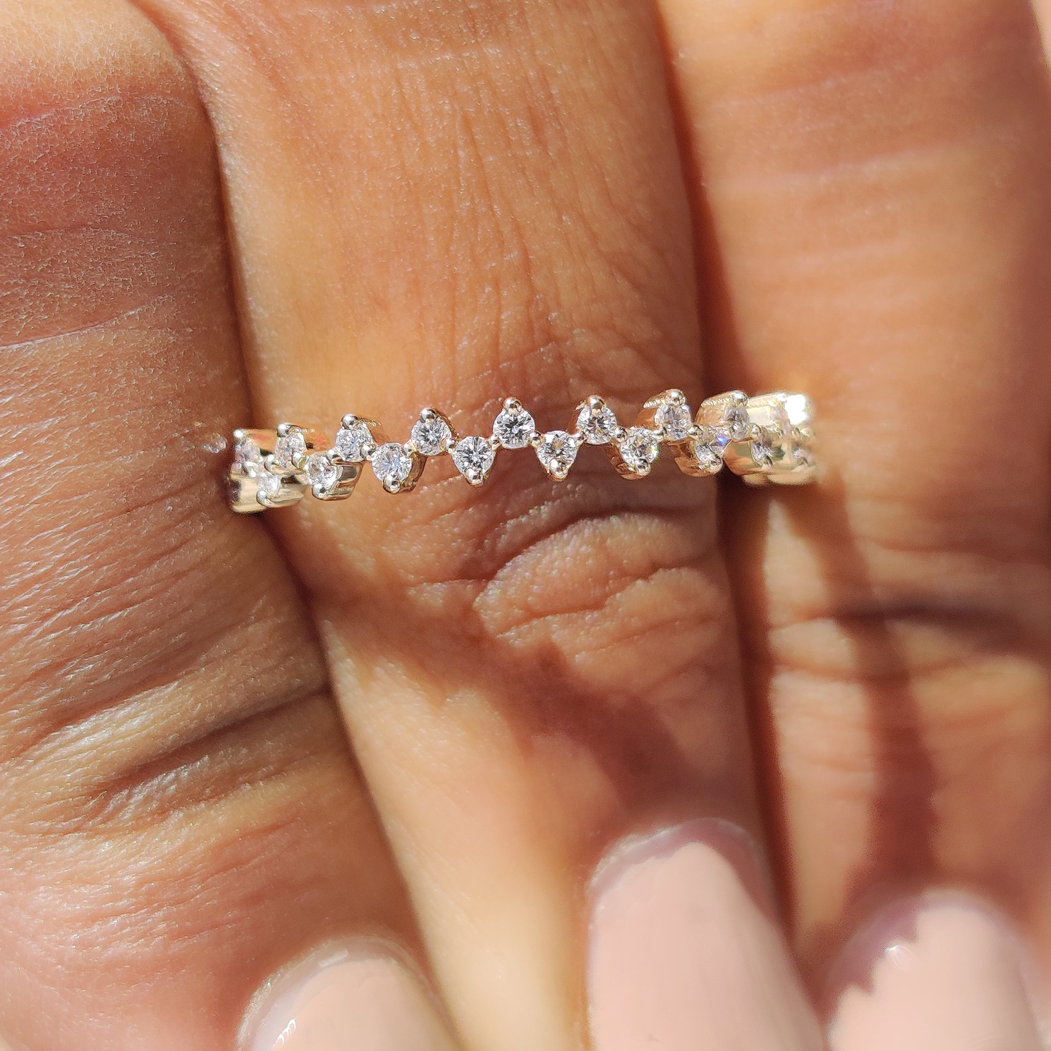Half Eternity Band - Zig Zag Style Imagen secundaria del producto