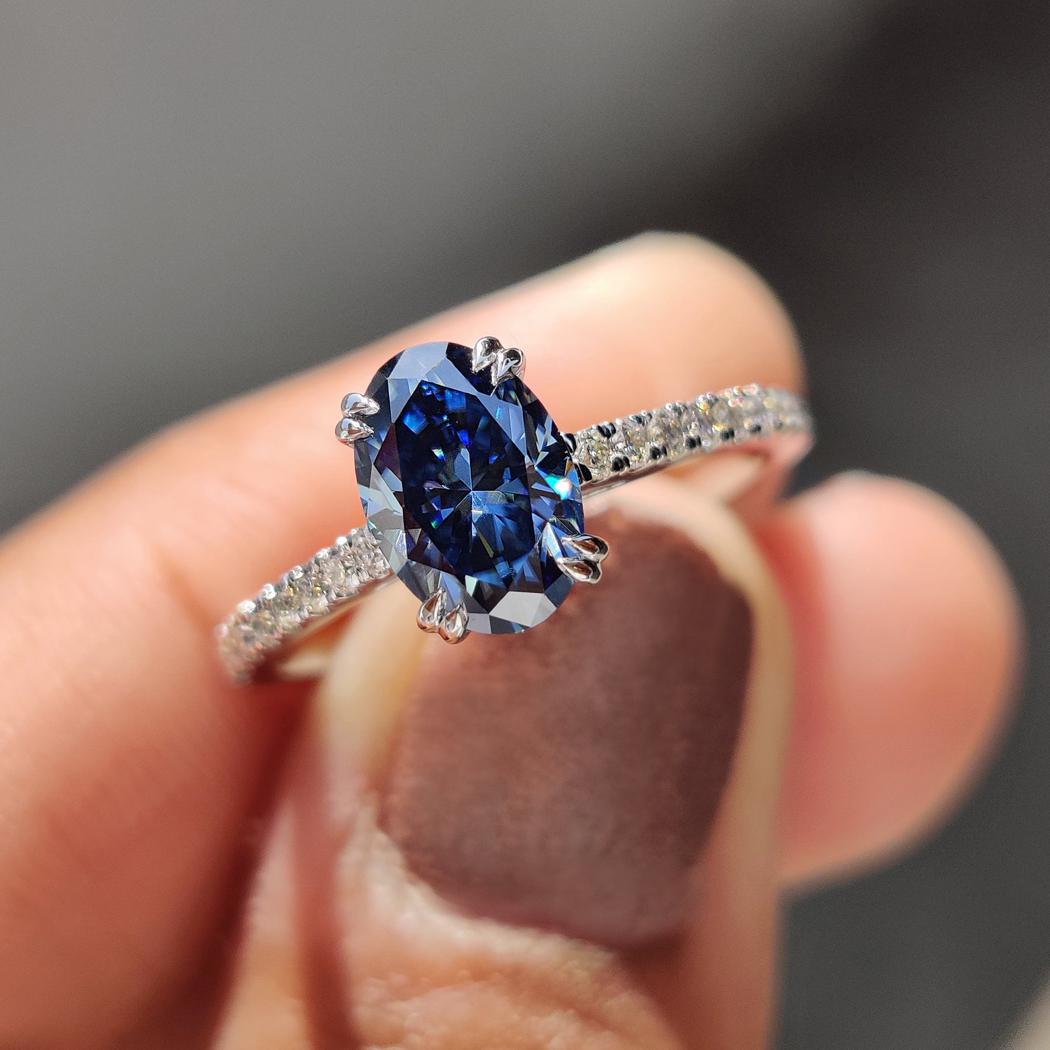 Royal Dark Blue Oval Cut Cathedral Setting Ring Main image