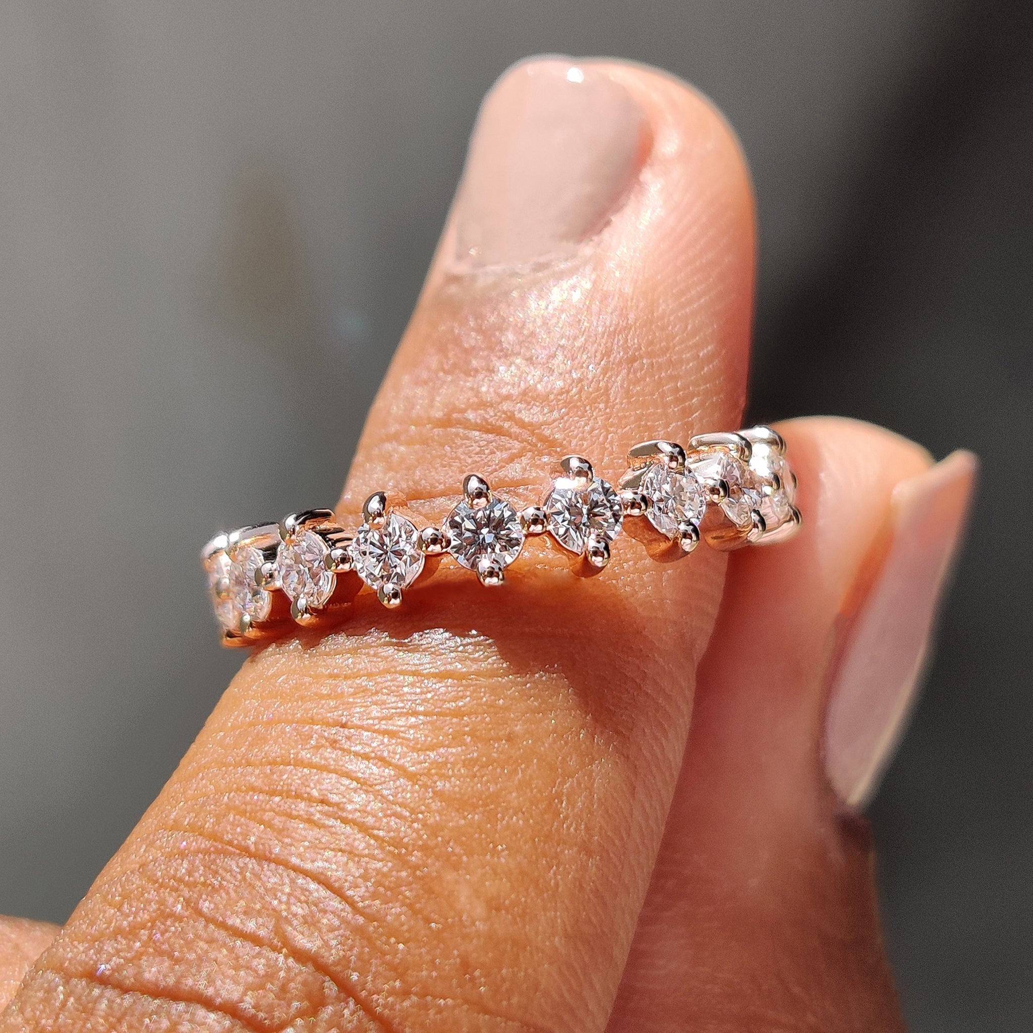 Round Diamond Band - White Gold Zweitbild