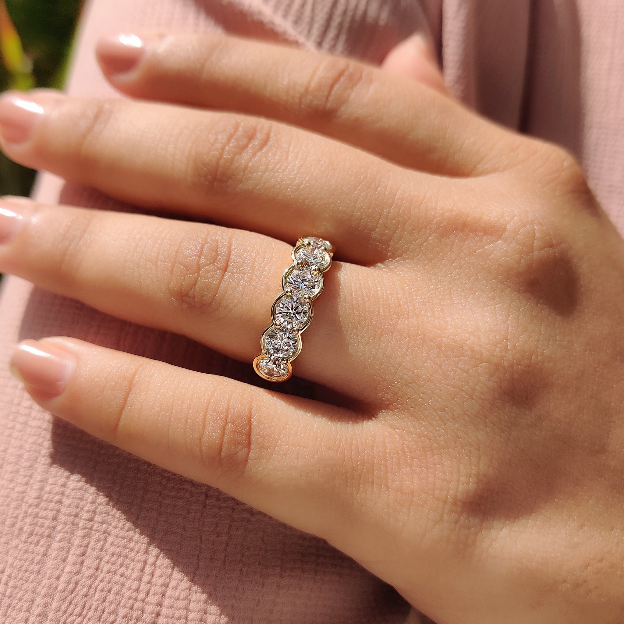 Yellow Gold Wedding Band - 6 Round Diamond