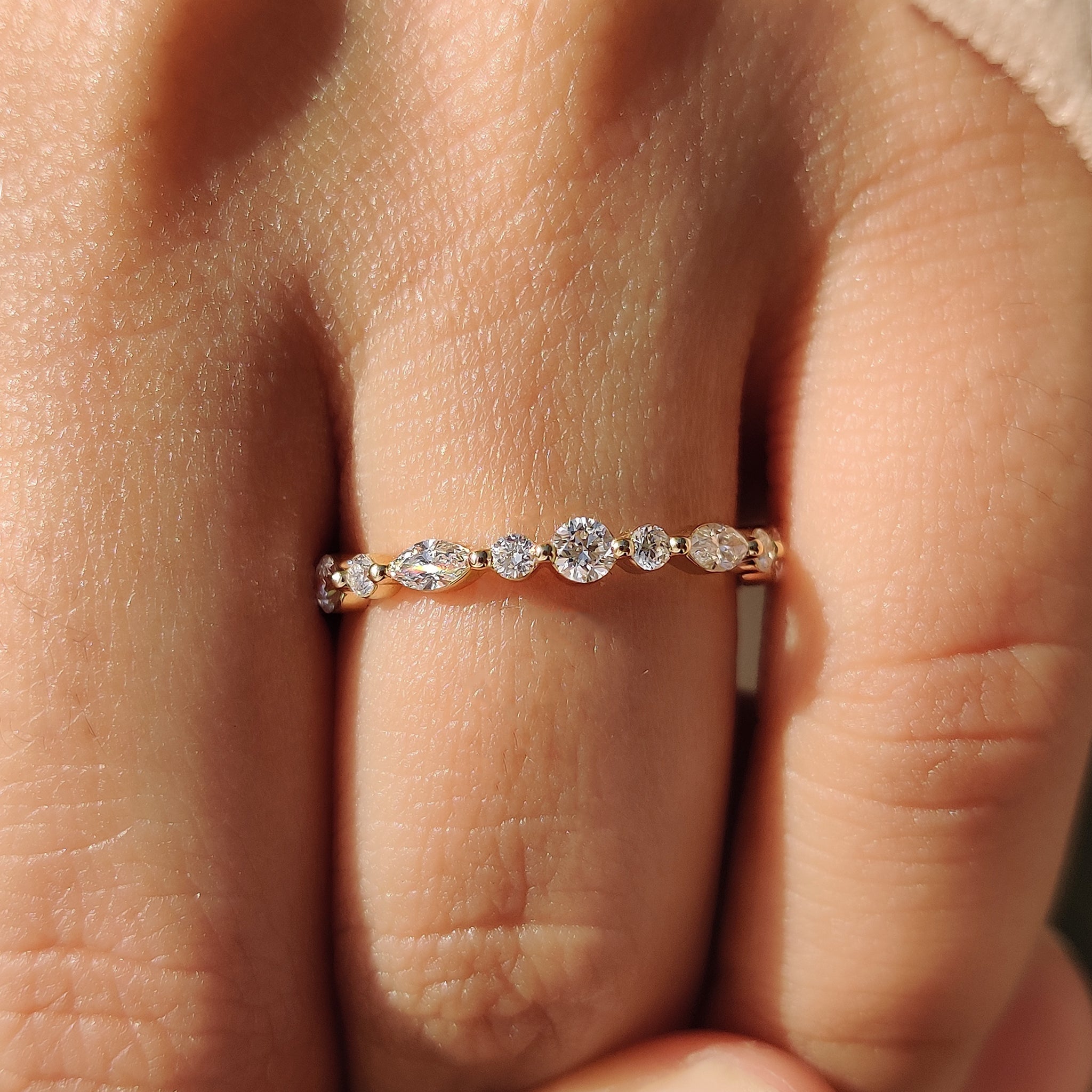 Eternity Wedding Band - Marquise and Round Diamonds Imagen principal del producto
