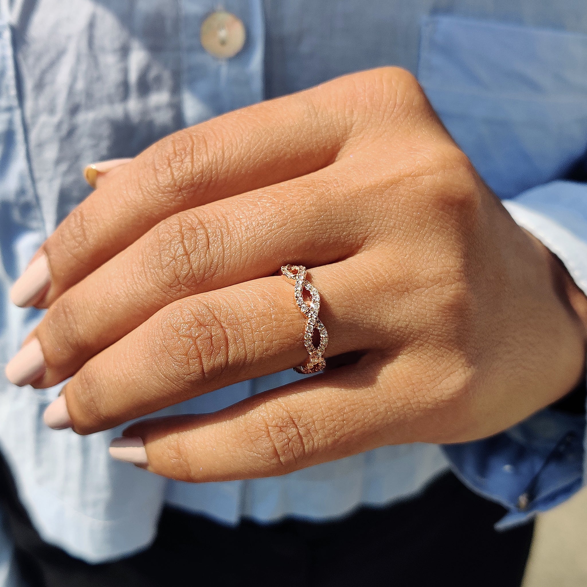 Round Diamond Wedding Band - Twisted Pave Design