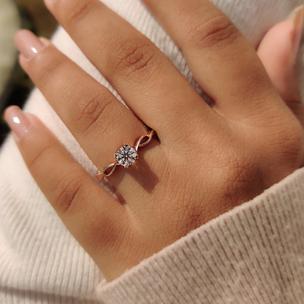 Round Diamond Twisted Engagement Ring