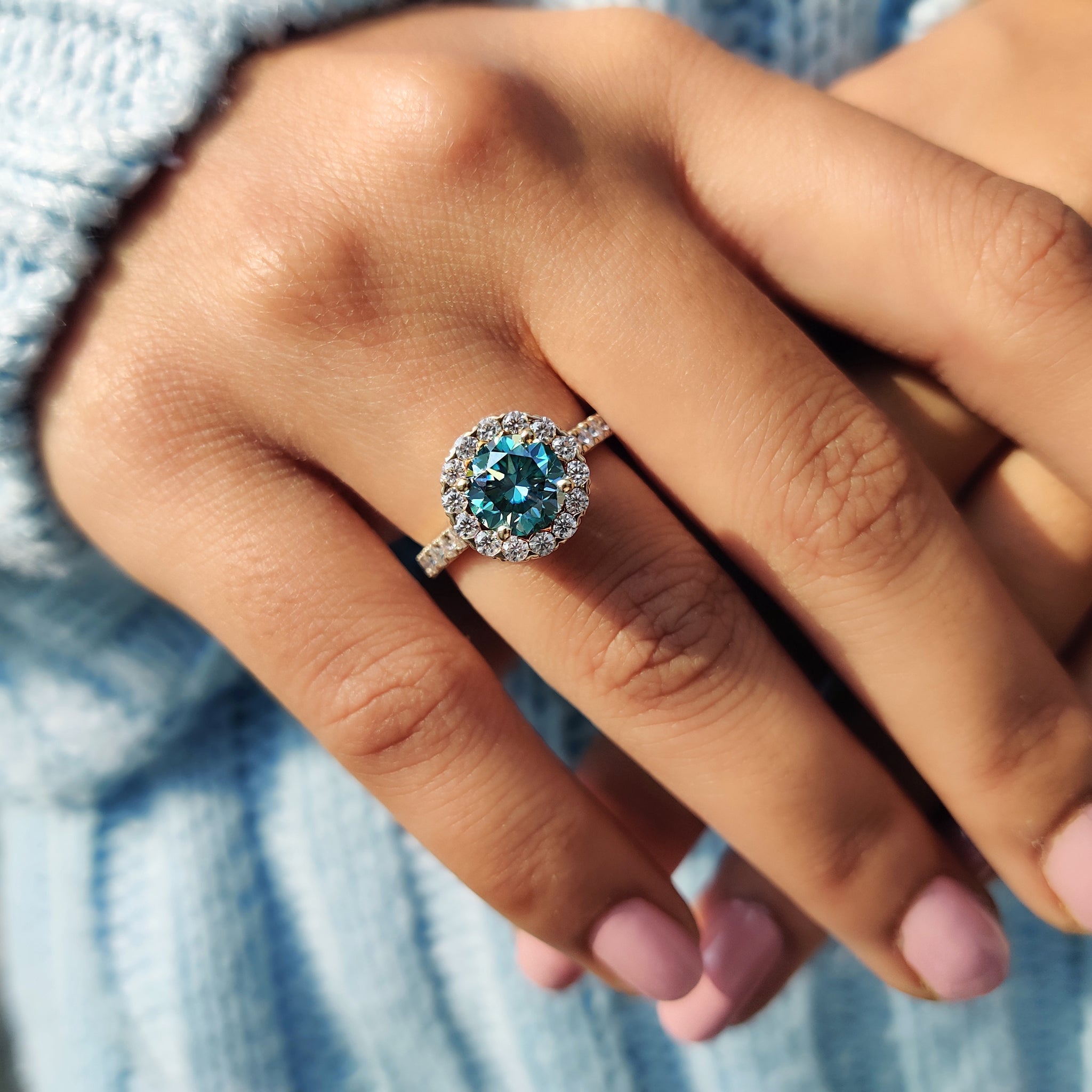 Cyan Blue Moissanite Round Cut Ring Secondary image