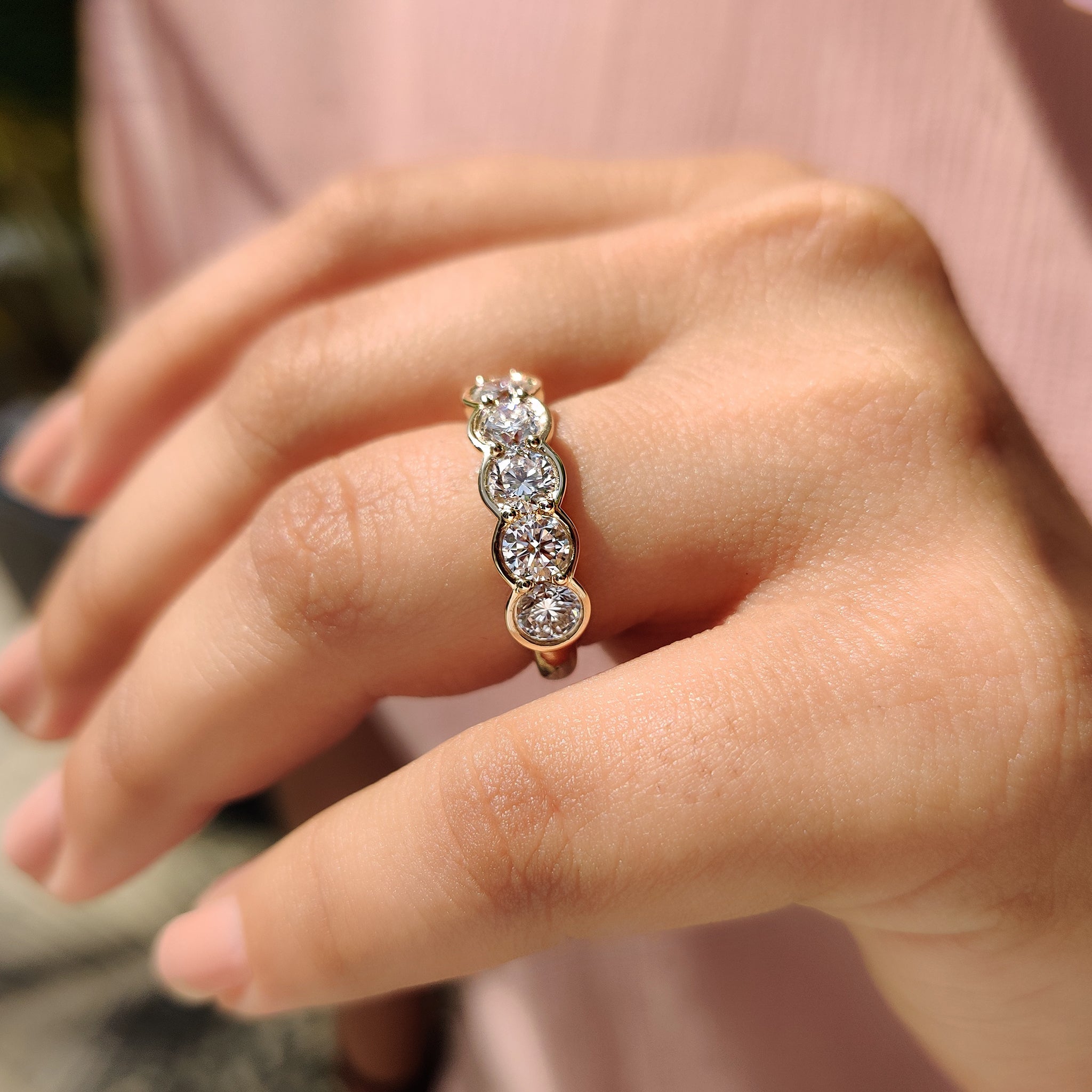 Yellow Gold Wedding Band - 6 Round Diamond