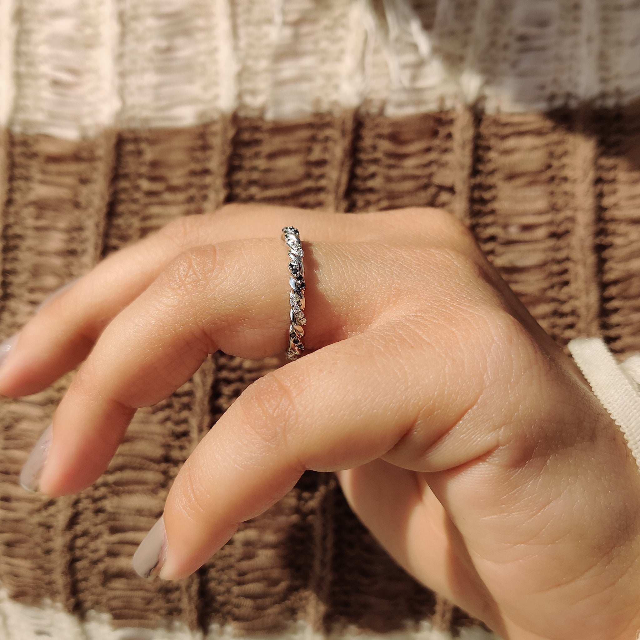 Round Black Moissanite Twisted Wedding Band