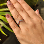 Curved Wedding Band With Round Cut Diamond
