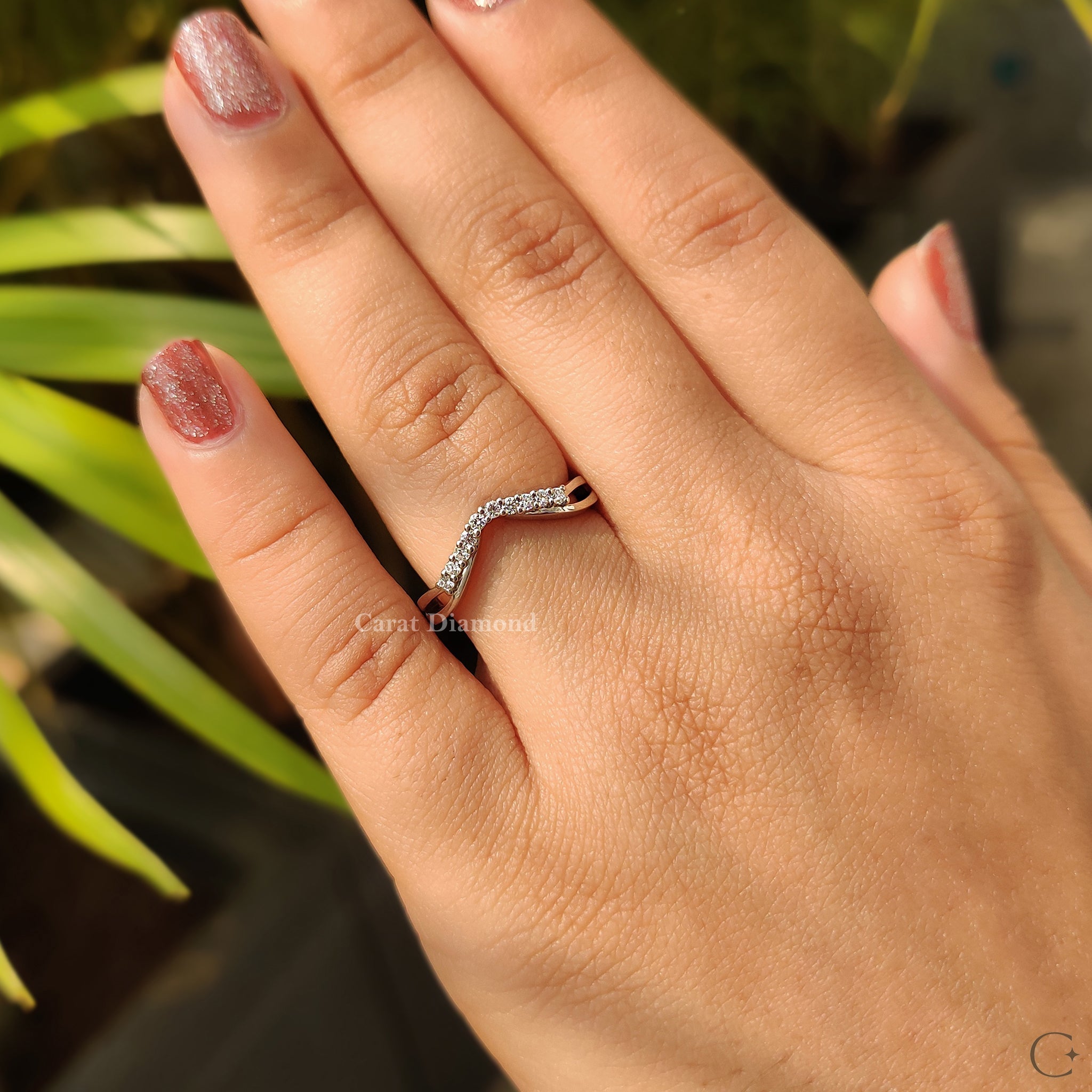 Curved Wedding Band With Round Cut Diamond