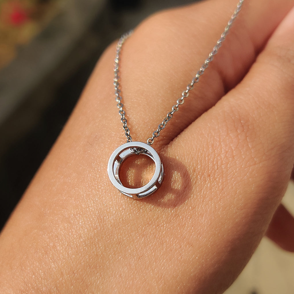 Round Diamond Pendant – White Gold Design