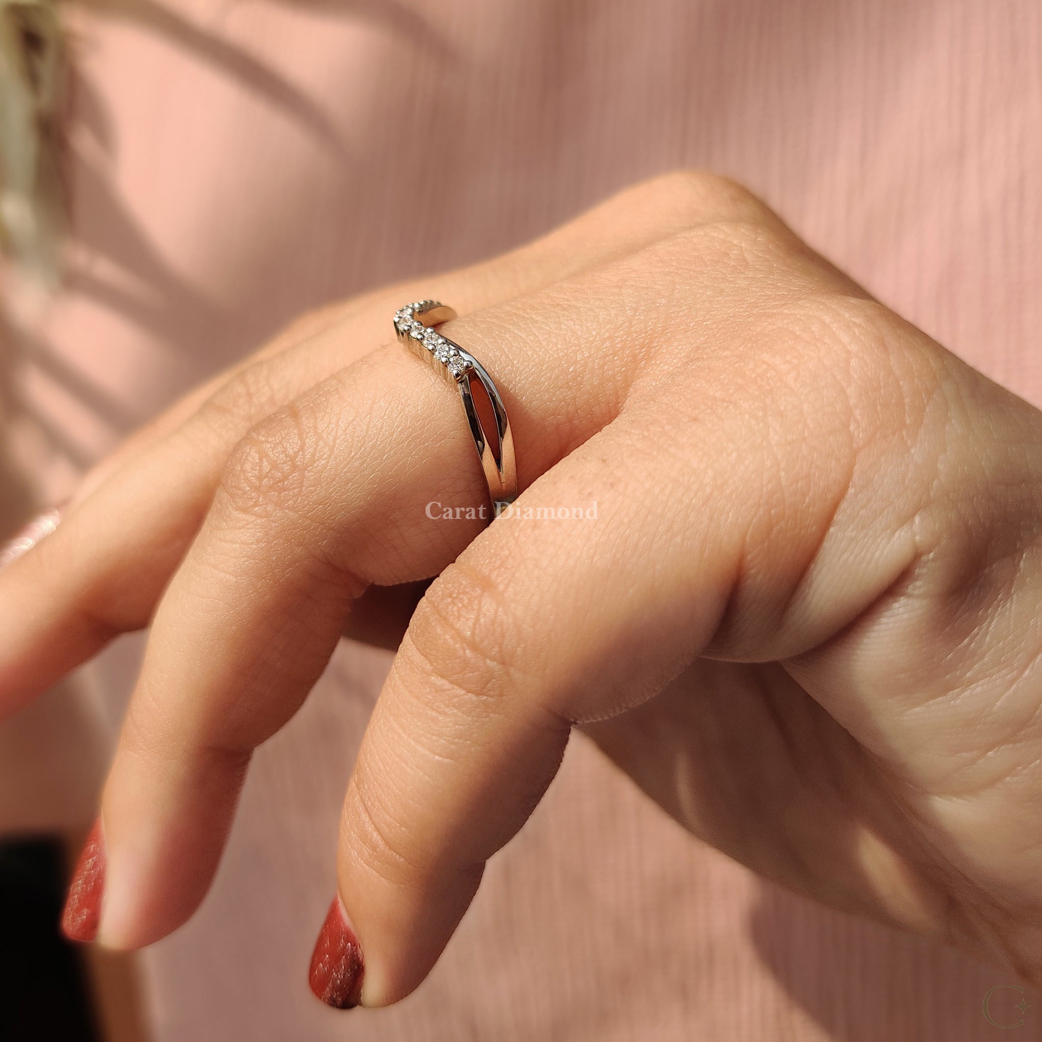 Curved Wedding Band With Round Cut Diamond