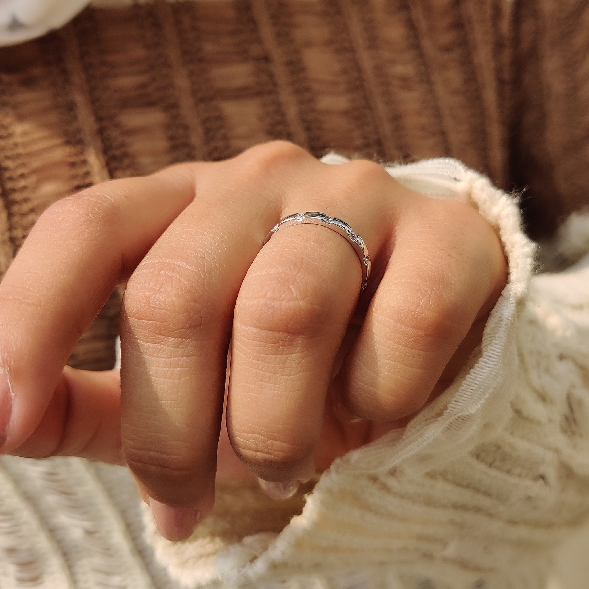 Round Cut Diamond Gypsy Wedding Band