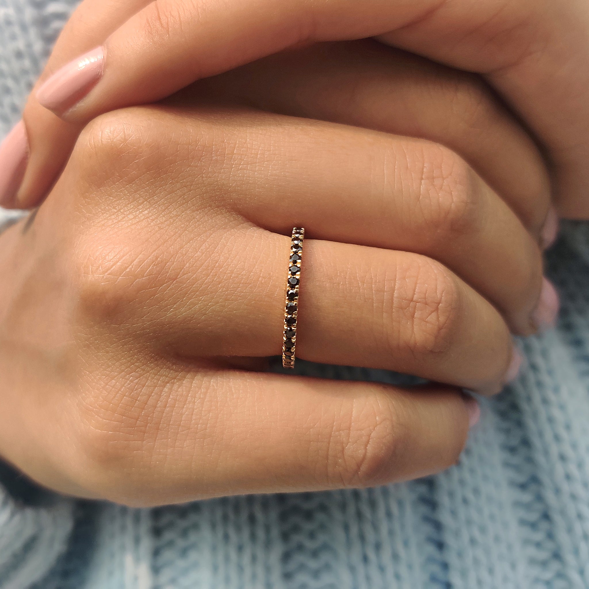 Round Cut Stackable Wedding Band Design Zweitbild
