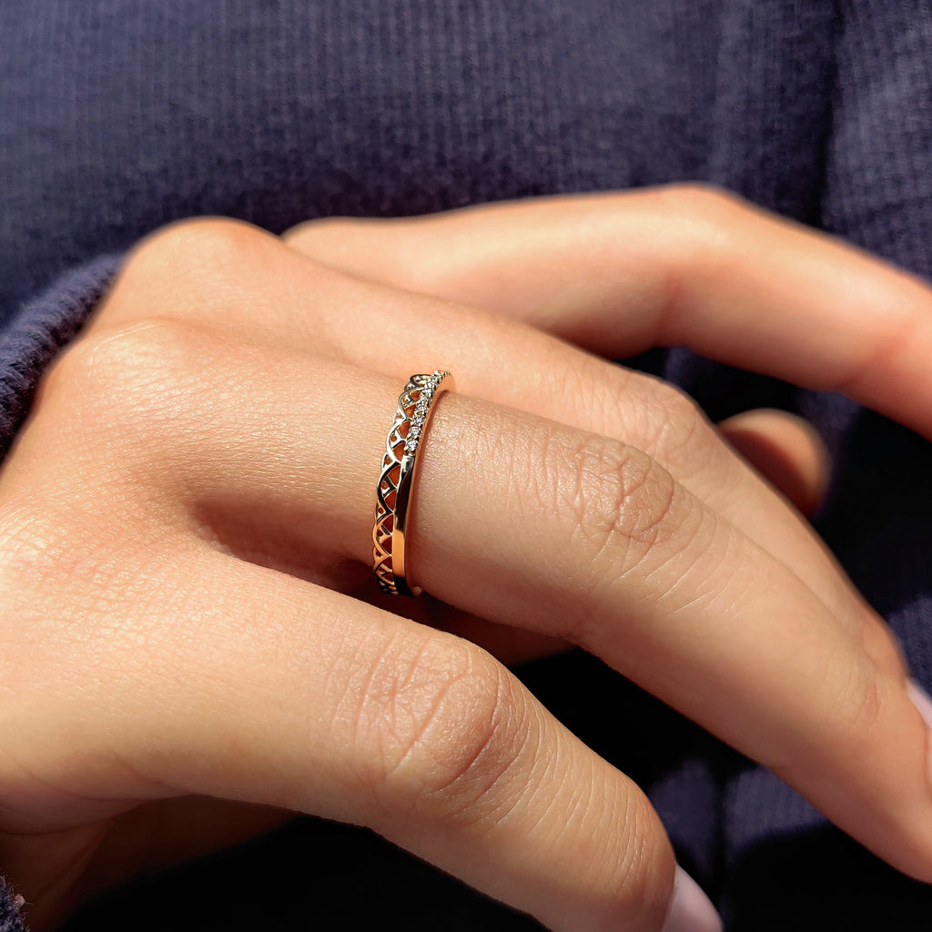 Round Cut Half Eternity Celtic Knot Band