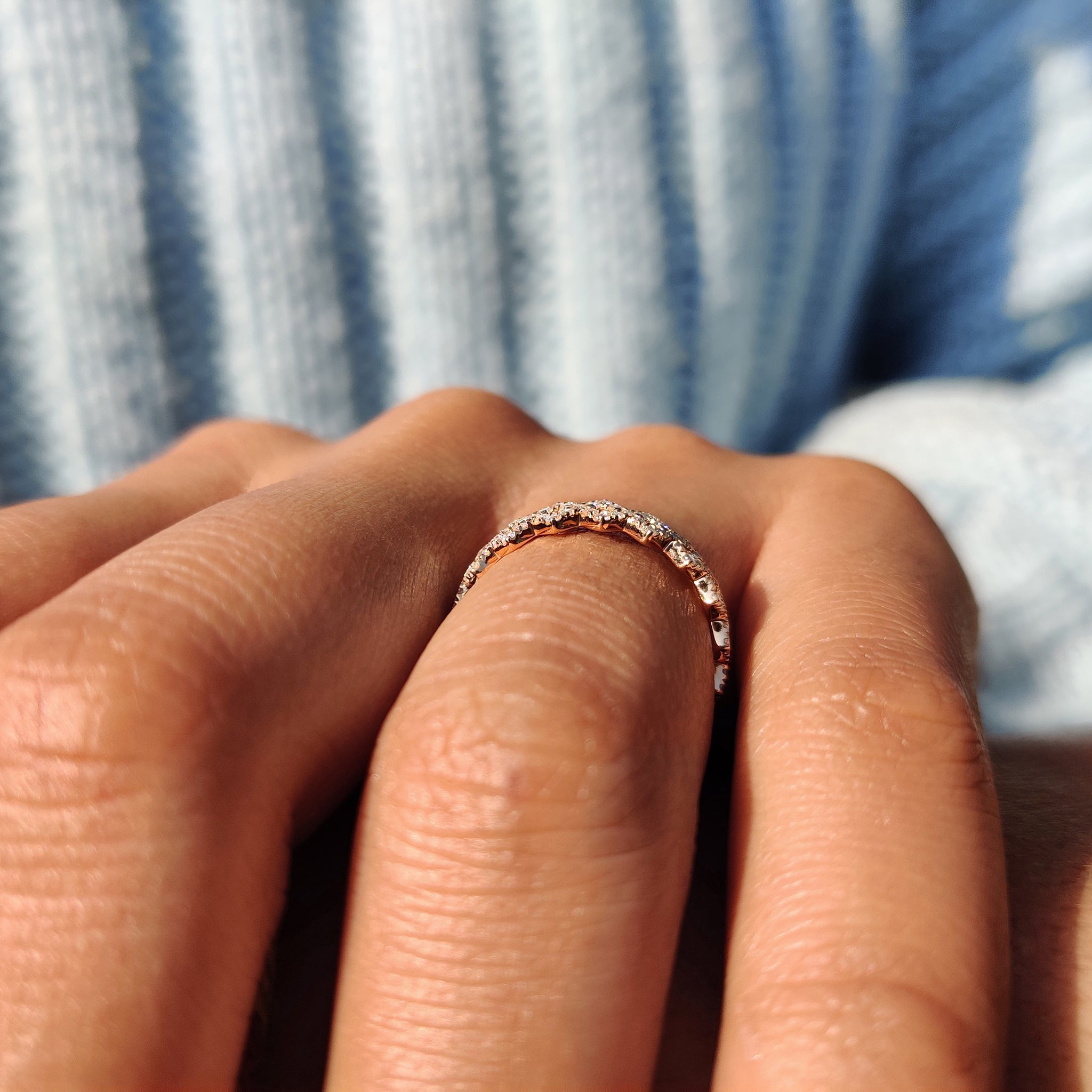 Round Cut Moissanite Wedding Band In Zig Zag Style