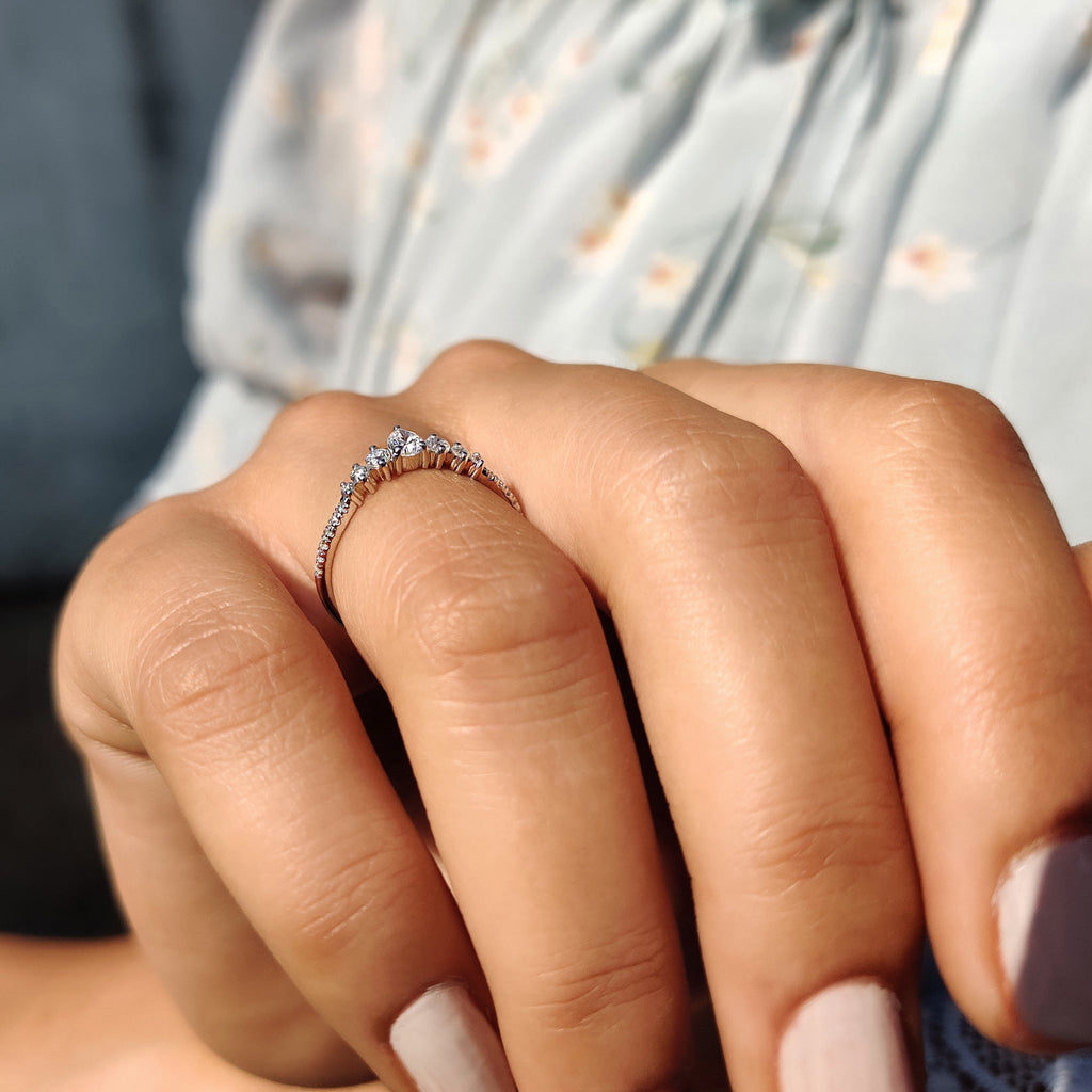 Pear And Round Cut Curved Moissanite Wedding Band