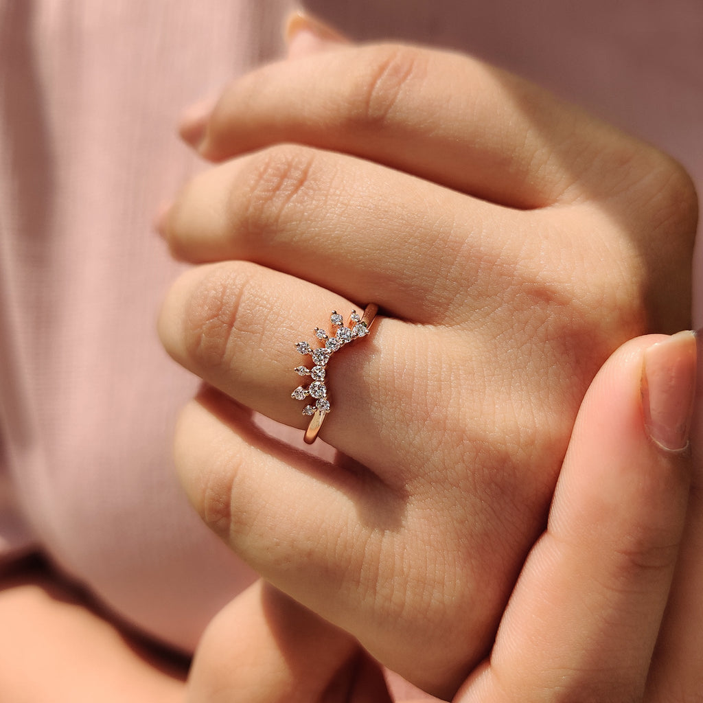 Round Diamond Wedding Band In Tiara Style