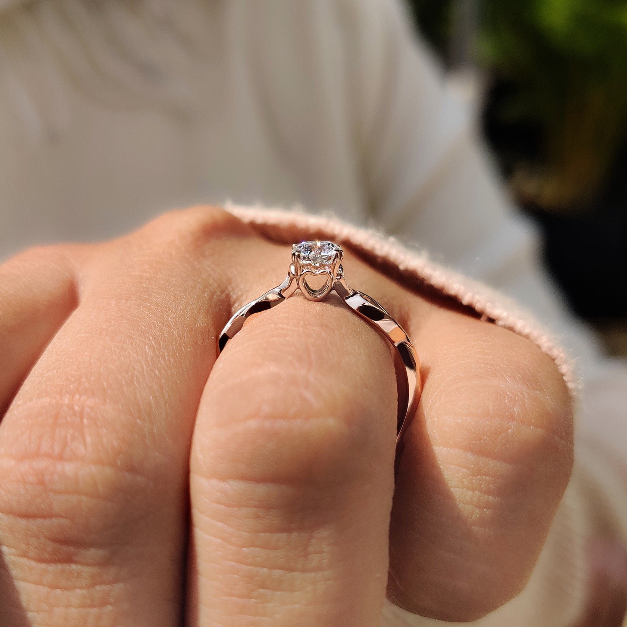Round Diamond Twisted Engagement Ring