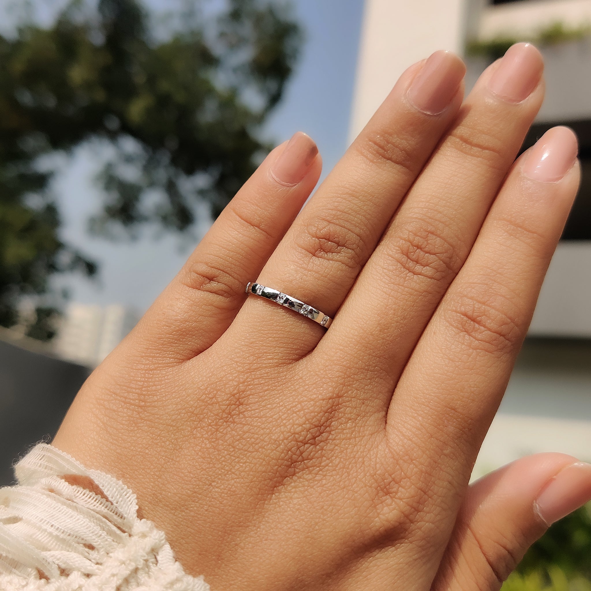 Round Cut Diamond Gypsy Wedding Band