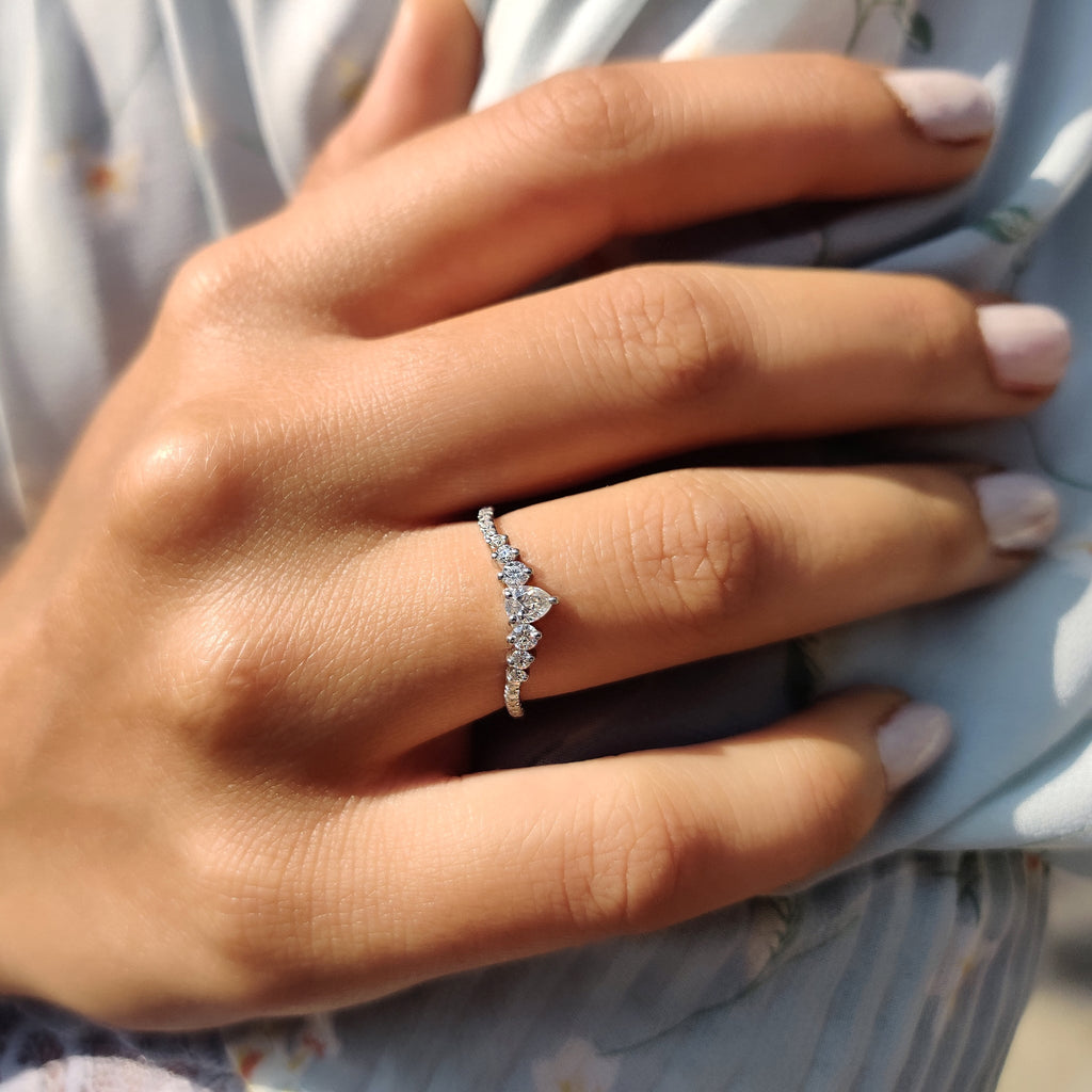Pear And Round Cut Curved Moissanite Wedding Band
