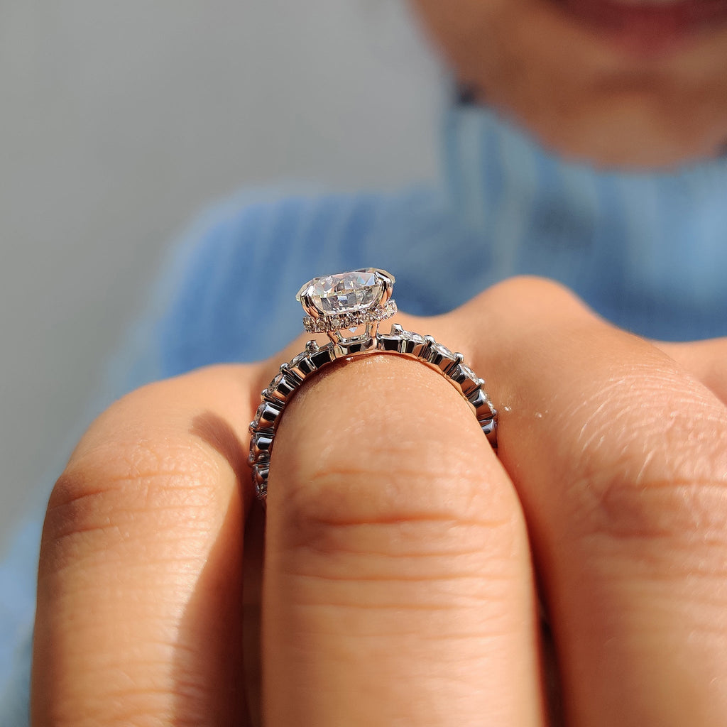 Floating Bubble Prong Round Cut Engagement Ring